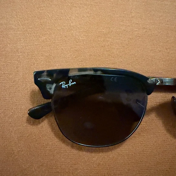 Ray-Ban Classic Tortoise Sunglasses - Picture 3 of 11